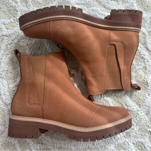 TOMS Dakota Chelsea Lug Boots Water Resistant Tan Leather